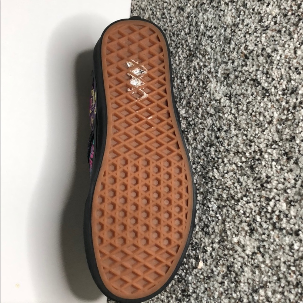 Vans - Picture 9 of 9